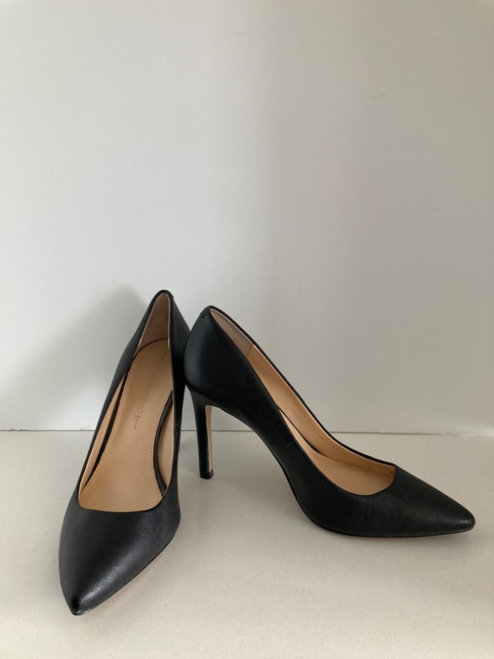 Banana Republic Black Leather Pointed Toe Stiletto Pumps Heels Classic 8.5M EUC